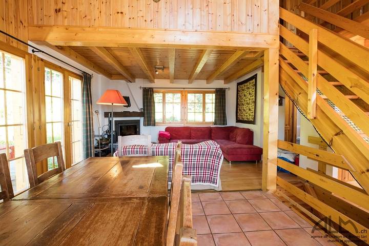 Ferienhaus für 8 Personen, mit Balkon und Balkon/Terrasse sowie Terrasse und Garten
