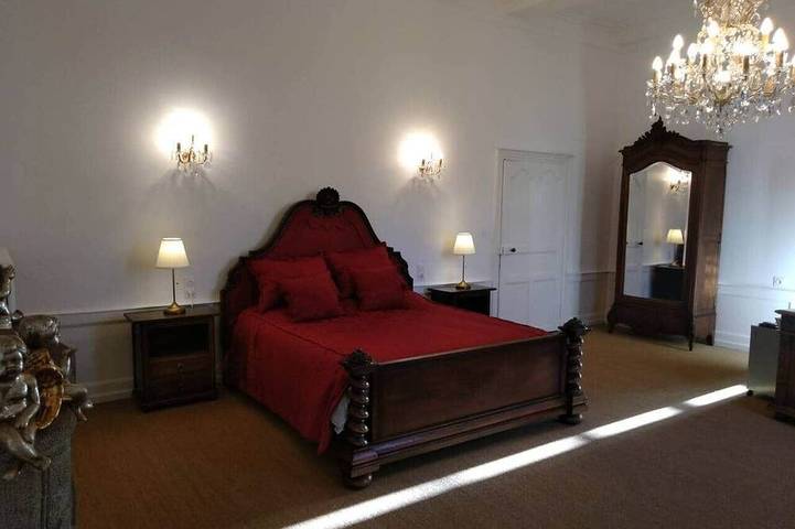 Villa pour 25 personnes, avec balcon et piscine en Auvergne - 2