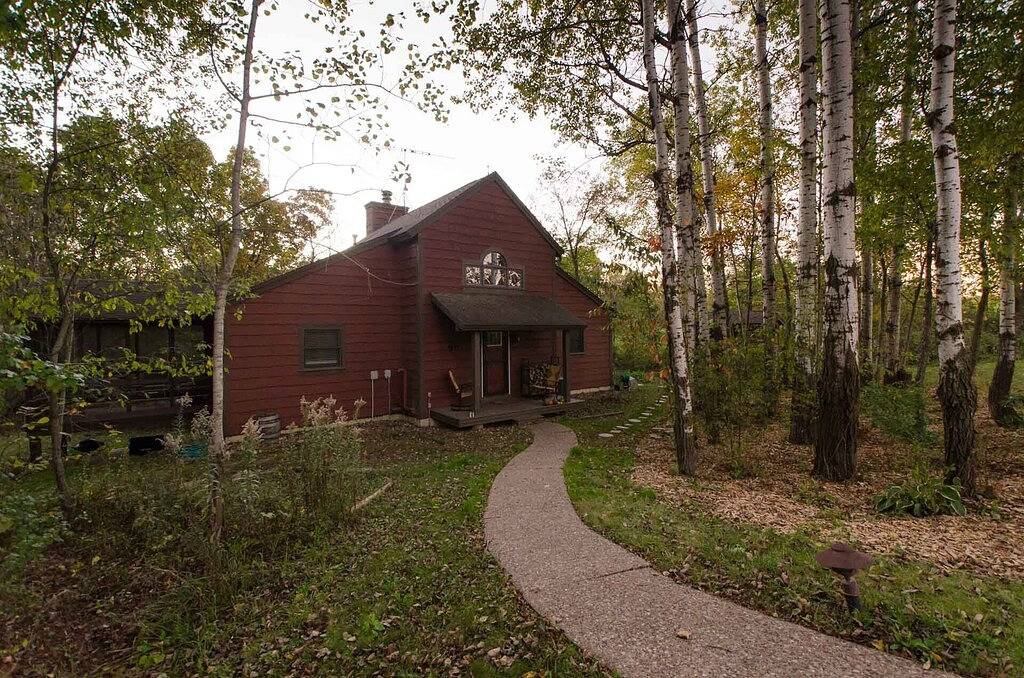 Private Home~Relax at Your Getaway Among the Trees! in Jo Daviess County