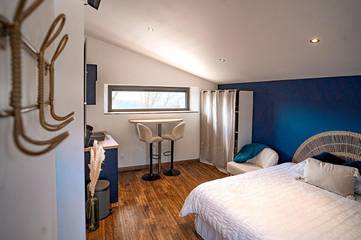 Gîte pour 2 personnes, avec vue et terrasse, animaux acceptés à Coubon