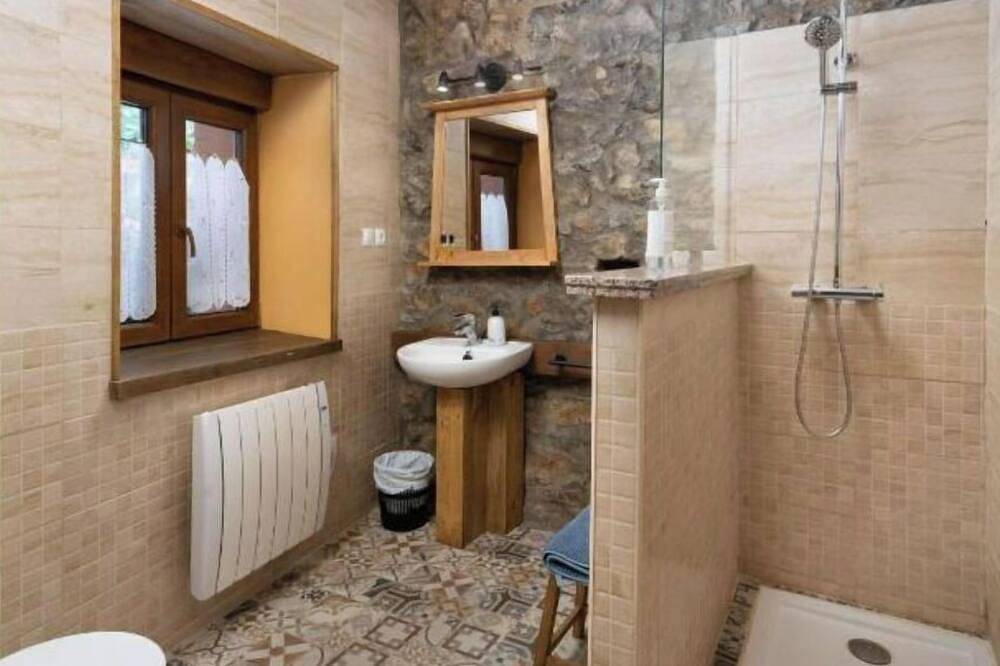 Casa Rural Solapeña (Roble) in Reyero, Cordillera Cantábrica