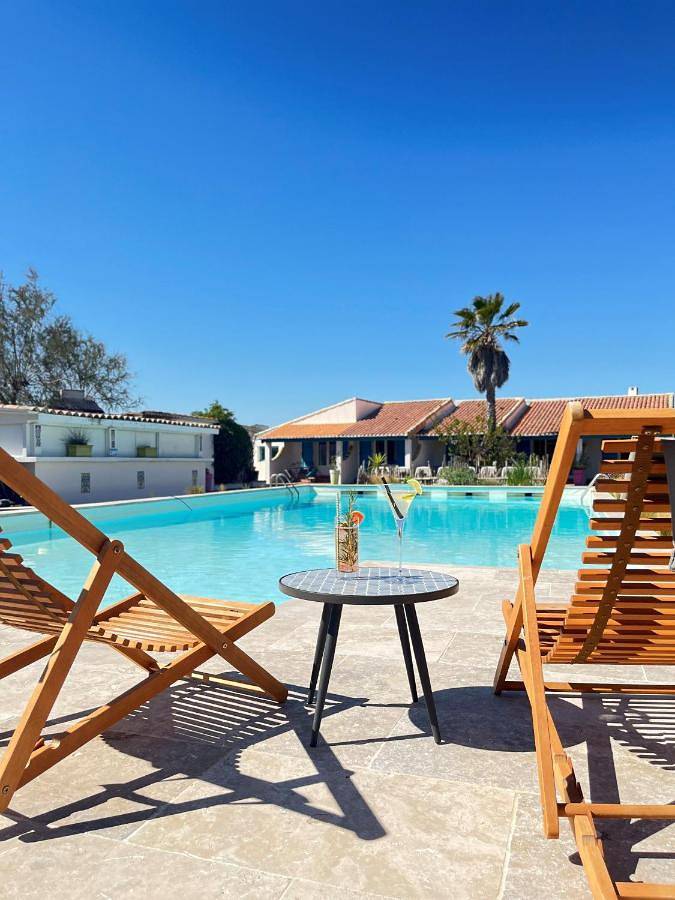 Hôtel pour 2 personnes, avec piscine et jardin dans Bac du sauvage - 3