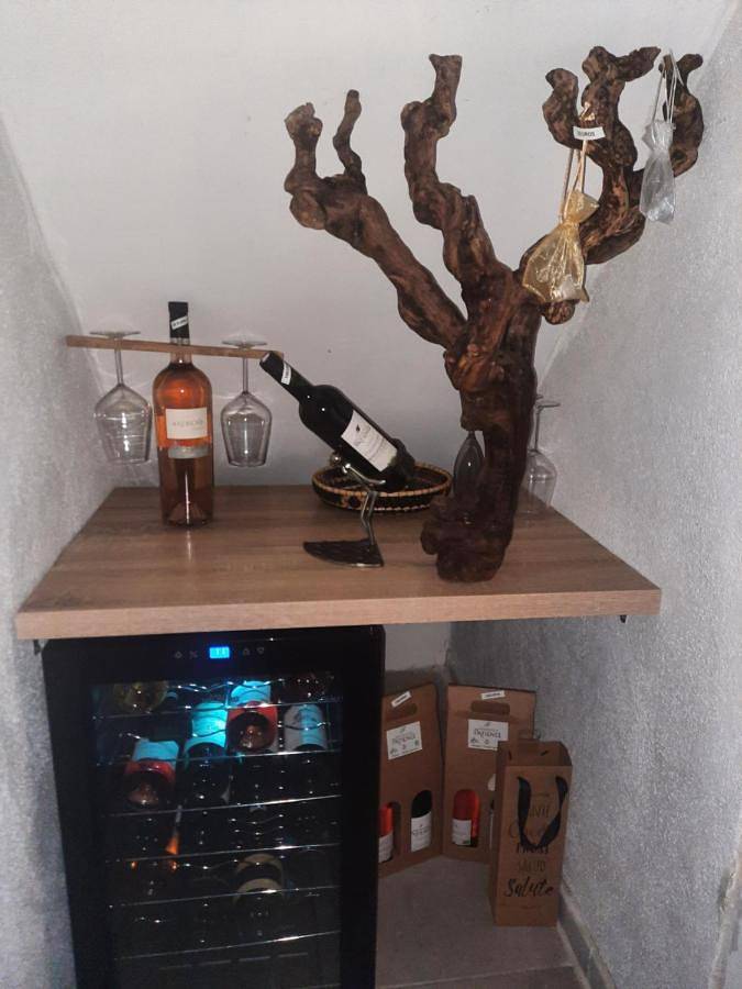 Appartement entier, One-Bedroom Apartment in Saint-Gervasy, Région de Nîmes