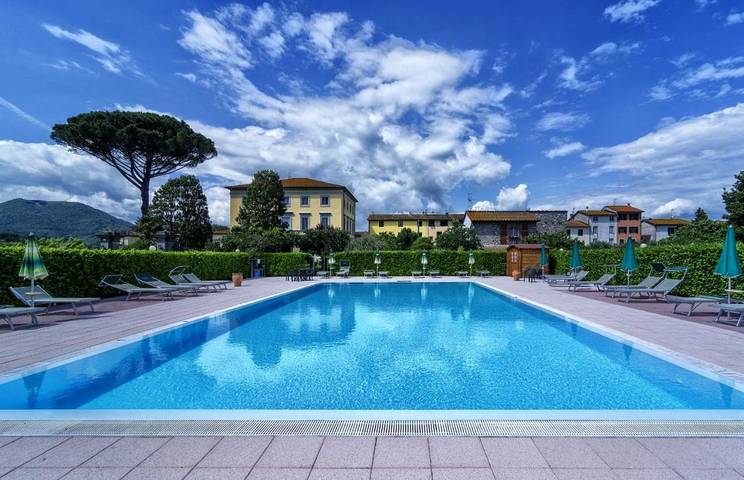 B&b voor 3 personen, with Terras and Tuin as well as Zwembad and Uitzicht in Lucca