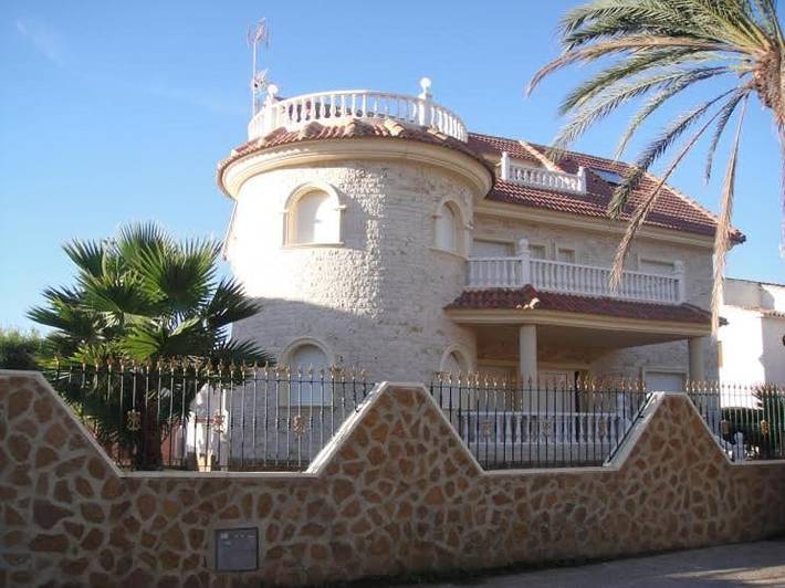 Ferienhaus für 18 Personen, mit Whirlpool und Garten sowie Pool, kinderfreundlich