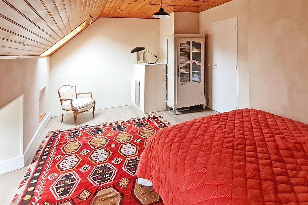Small stone house with authentic garden in Confort-Meilars, Région de Quimper
