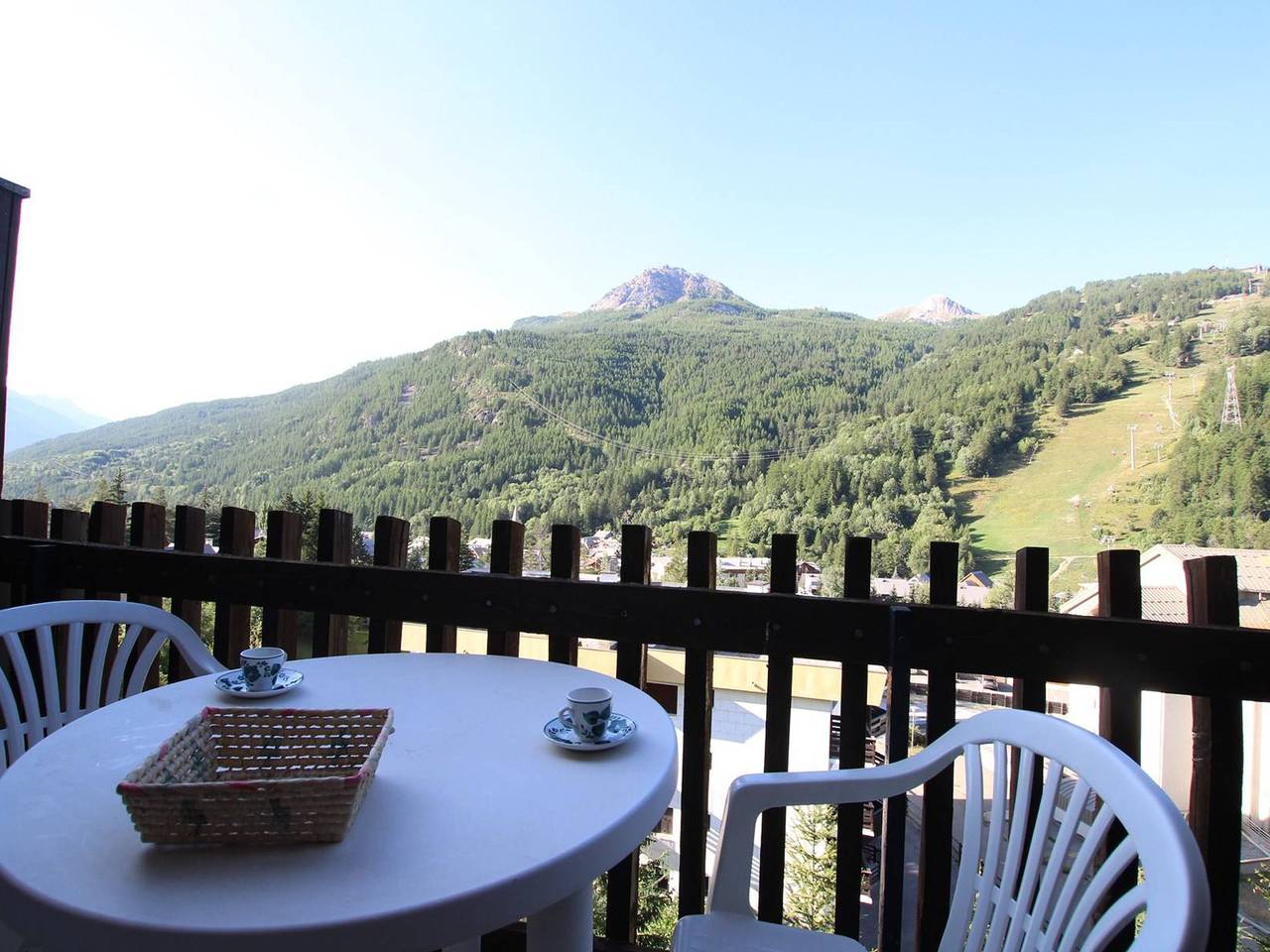 Ganze Wohnung, Gemütliche Unterkunft in der Serre-Chevalier, 4 Schlafplätze, Balkon, Skiraum, keine Haustiere in Saint-Chaffrey, Serre Chevalier
