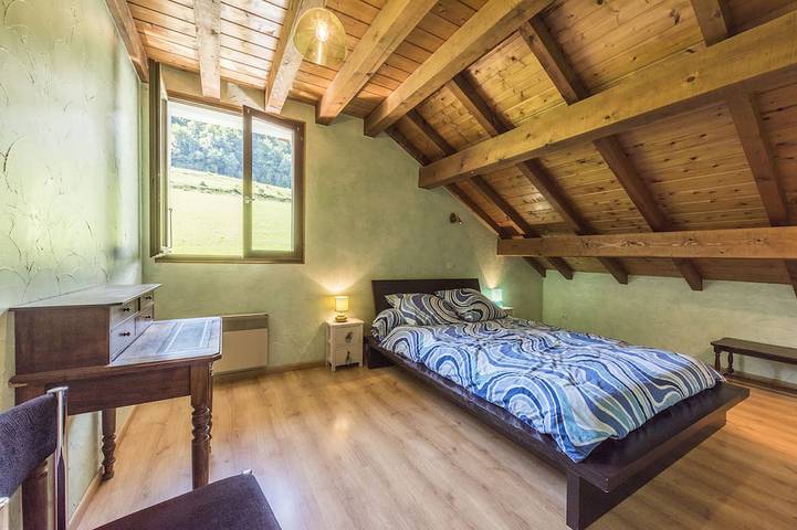 Gîte pour 6 personnes, avec terrasse ainsi que jardin et jacuzzi à Marthod - 3