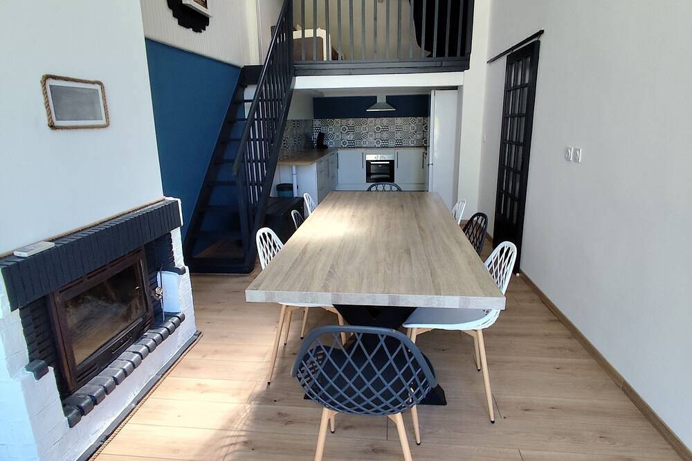 Maison T4 moderne avec terrasse à 5 mins à pieds des commerces in Breuillet, Côte de Beauté