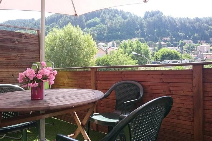 Location de vacances pour 2 personnes, avec jardin et vue à Vals-les-Bains