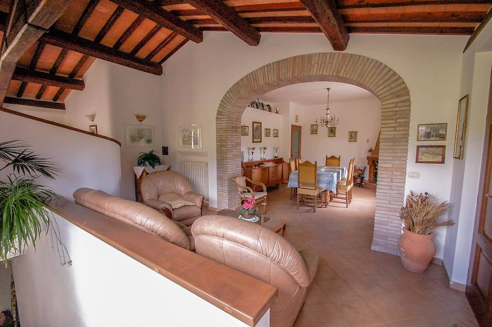 Detached house with private pool and panoramic view on the city of Orvieto. in Orvieto, Terni Province
