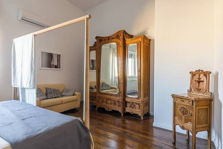 Entire apartment, 90100 Palermo historical center liberty style in Castellammare (Palermo), Palermo