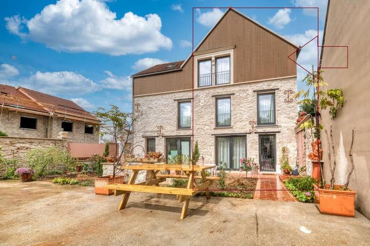 Location de vacances pour 5 personnes, avec jardin ainsi que terrasse et vue à Collégien (Seine-et-Marne)