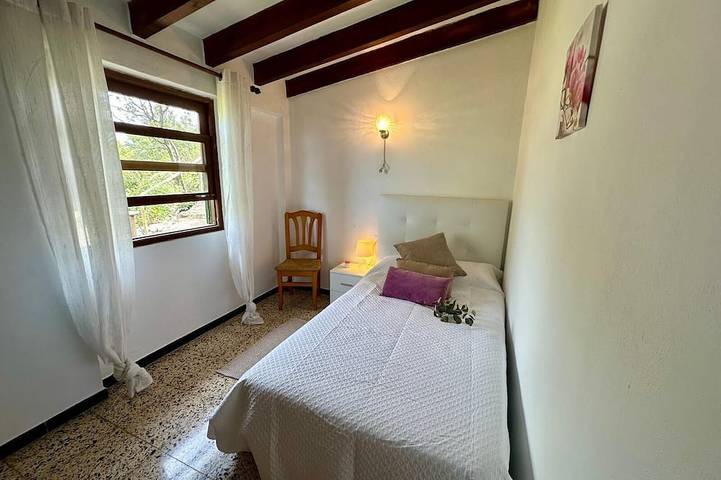Country House with Ocean Views in Llucalcari, Deià