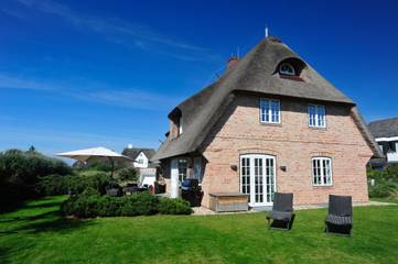 Ferienhaus für 8 Personen, mit Terrasse und Sauna sowie Garten in Wenningstedt