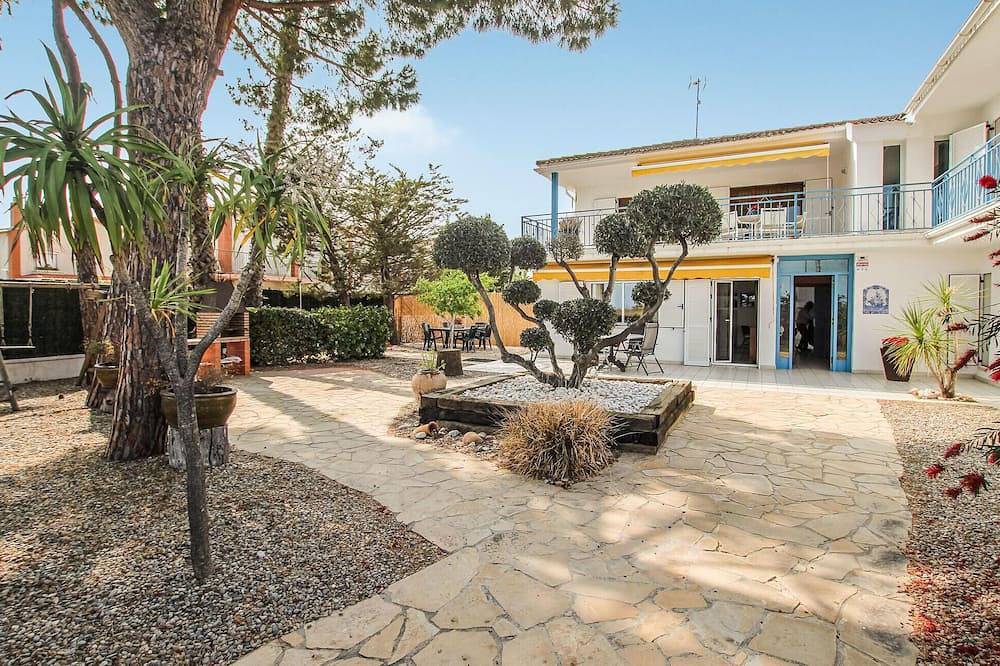 Beautiful home in Torredembarra in Torredembarra, Costa Dorada