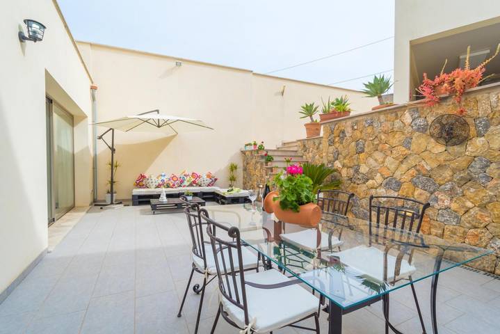 Casa Holganza - Chalet with terrace in Maria de la Salut. Free Wifi in Maria de la Salut, Majorca Center