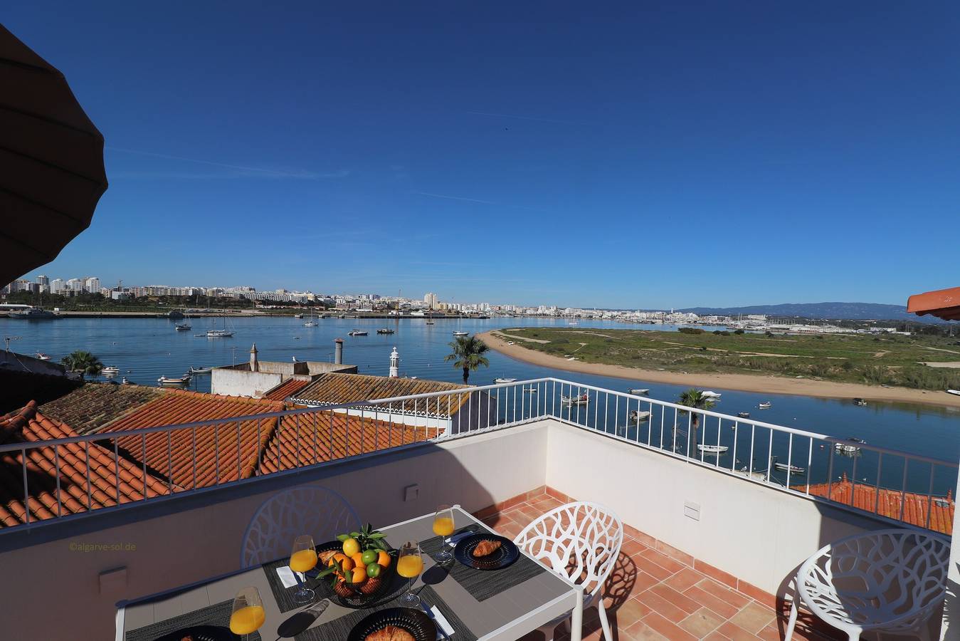 Casa Herzog: Casa moderna con vistas al mar, Wi-Fi y aire acondicionado in Ferragudo, Distrito de Faro