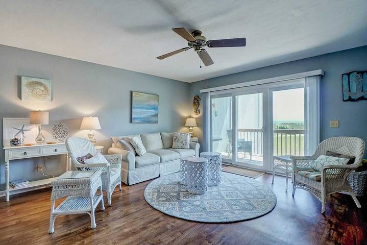 Vacation rental for 5 people, with yard and pool as well as balcony in Surf City