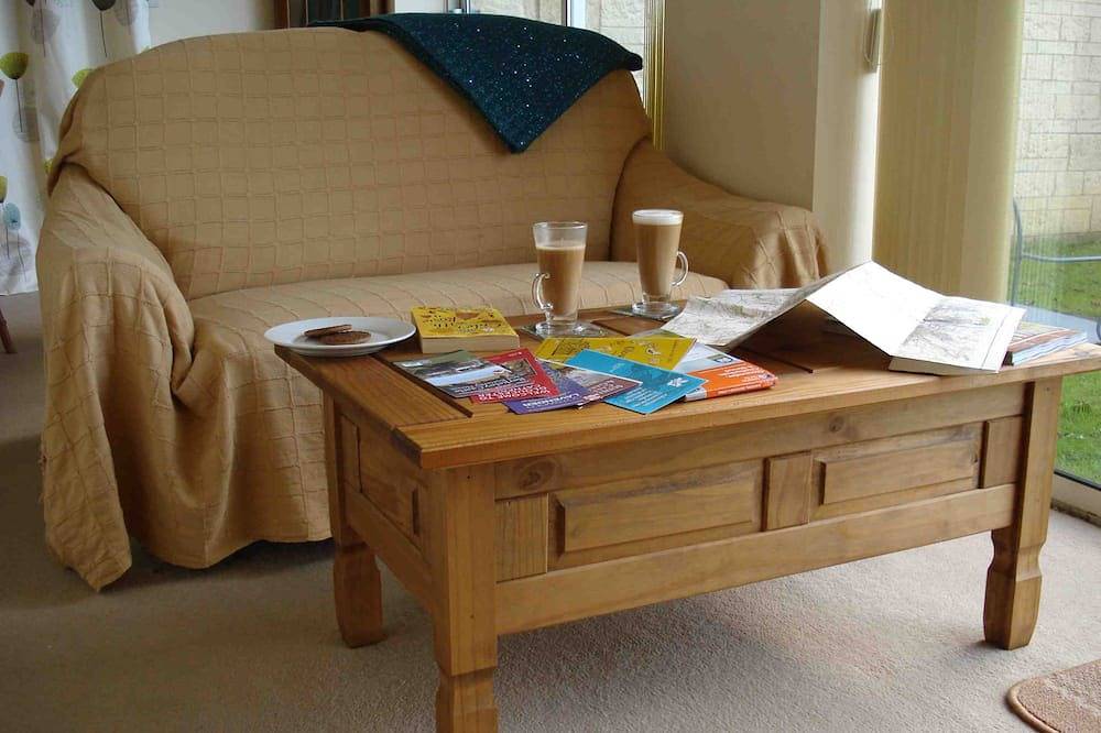 Entire apartment, Home from Home for 1 or 2 Adults in Stroud, Gloucestershire