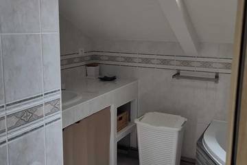 Gîte pour 6 Personnes dans Bogny-sur-Meuse, Parc naturel régional des Ardennes, Photo 4