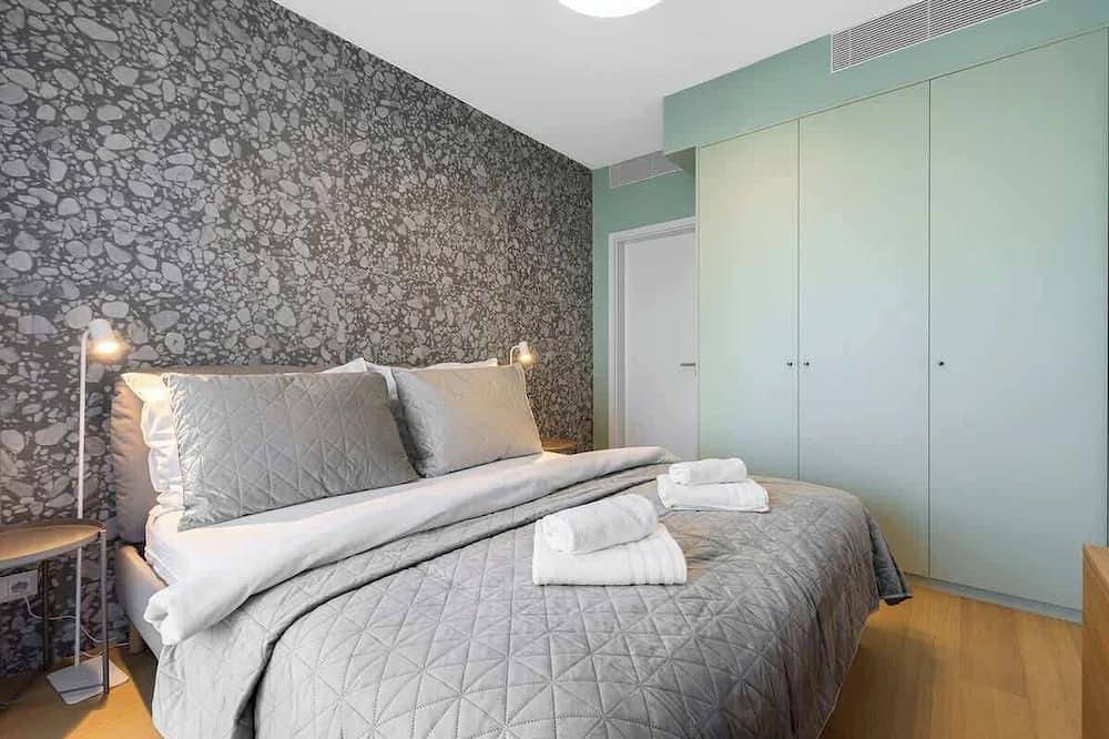 Entire apartment, Stylish Haven Skypark Apartment in Bratislava, Bratislava region