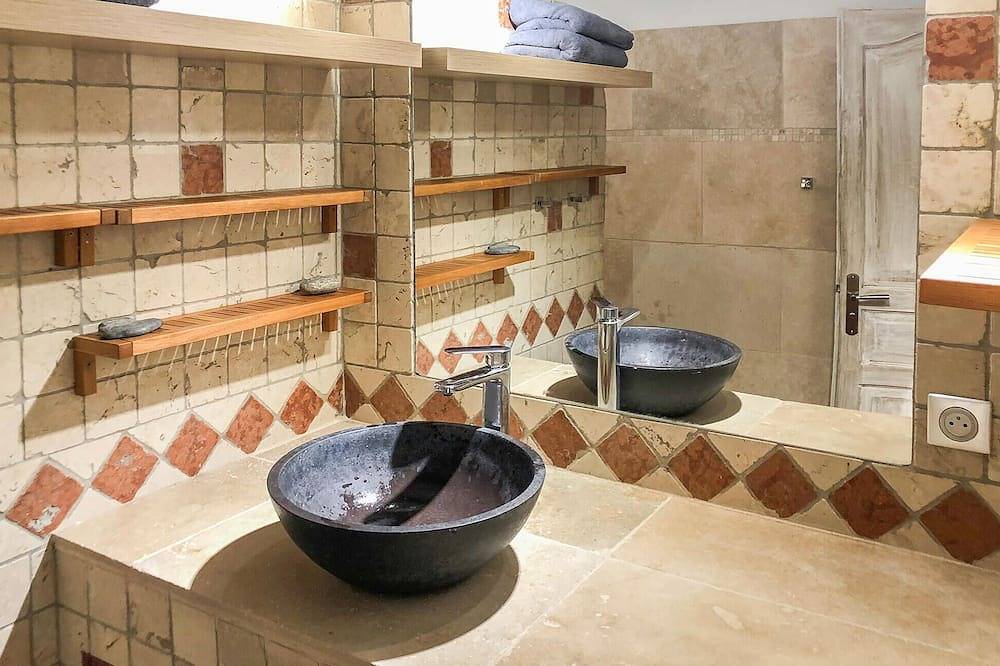 Lovely home in Gemenos with private swimming pool, can be inside or outside in Gémenos, Marseille region