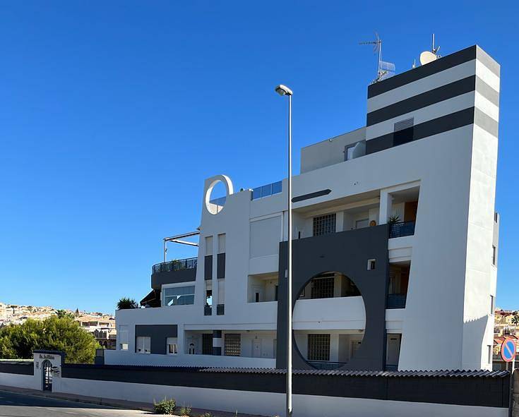 Entire holiday apartment, Villamartin area Ground Floor 2-Bed Apartment in Orihuela, Costa Blanca