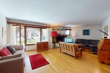 Ferienwohnung für 5 Personen, mit Terrasse und Sauna sowie Garten in Sils im Engadin/Segl