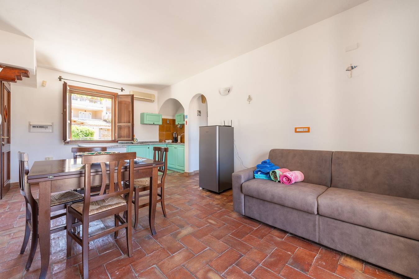Appartamento intero, Appartamento 'Rokkaria Holiday' con Wi-Fi e aria condizionata in Crabonaxa/Villasimius, Villasimius