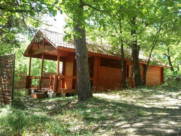 Camping pour 4 personnes, avec Terrasse et Jardin ainsi que Piscine et Vue
