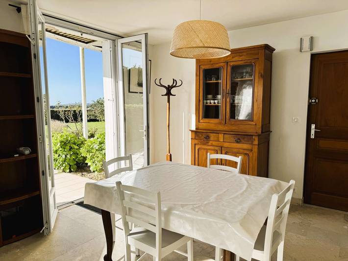 Apartamento vacacional entero, La Foret-Fouesnant, apartment "feet in the sand", beautiful sea view in La Forêt-Fouesnant, Côte de Cornouaille