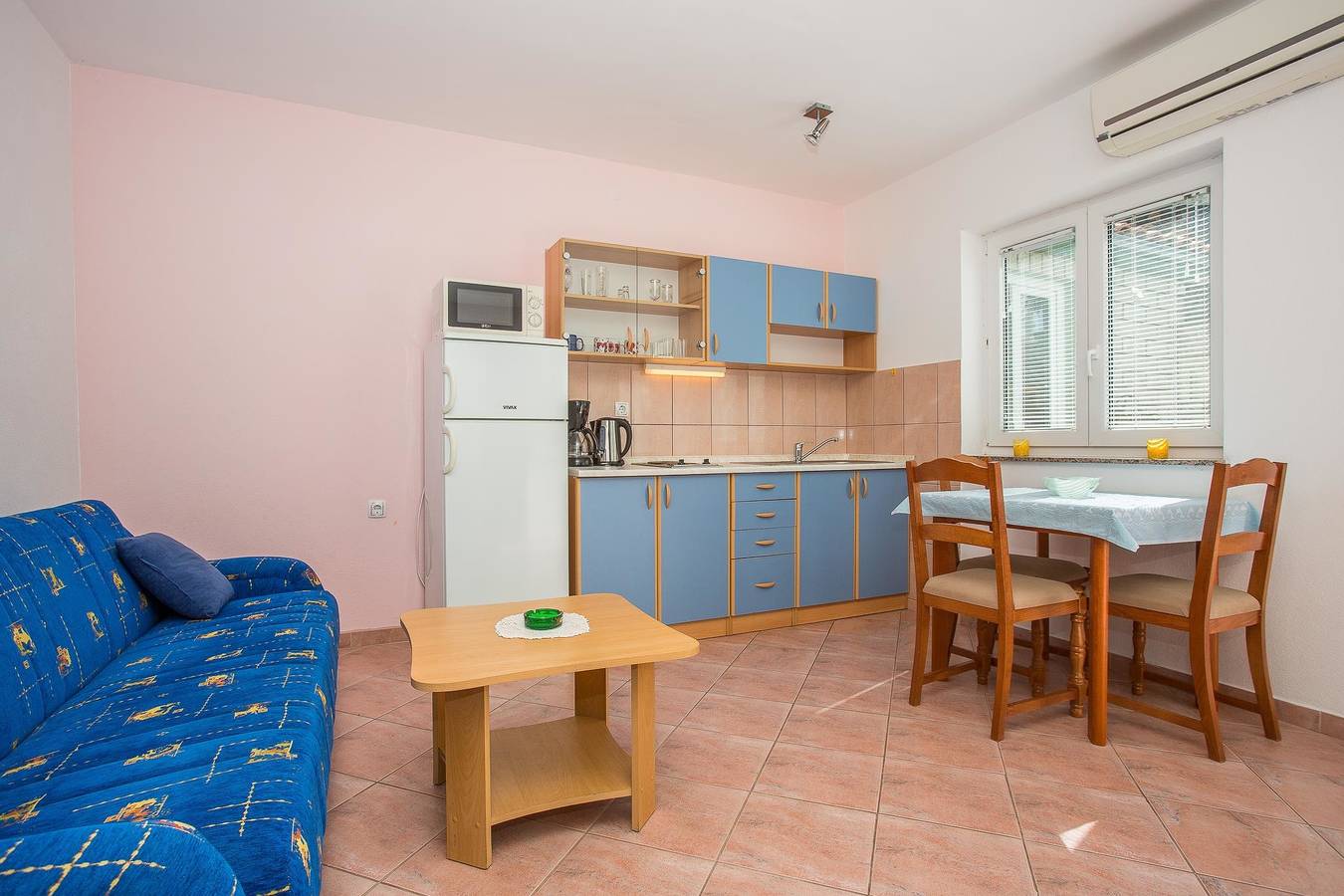 Cały apartament, Apartament wakacyjny dla 2 osób z balkon/ taras in Senj, Kvarner