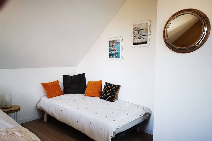 Gîte pour 4 personnes, avec jacuzzi dans Lerat - 3