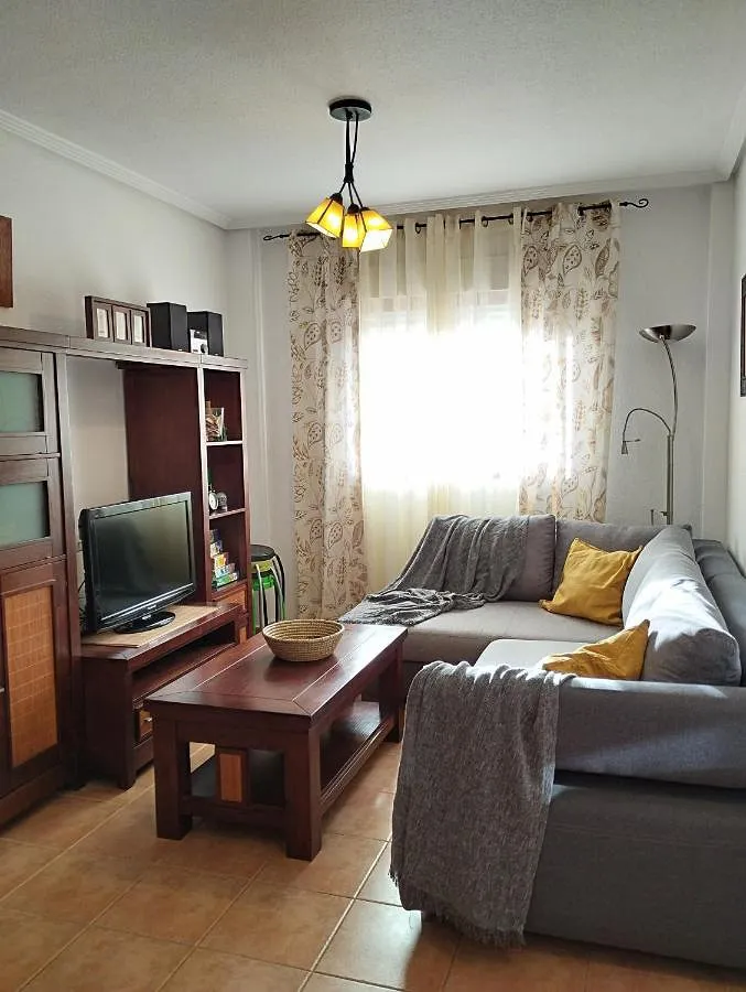 Apartamento de vacaciones para 4 personas, con vistas además de jardín y piscina - 1