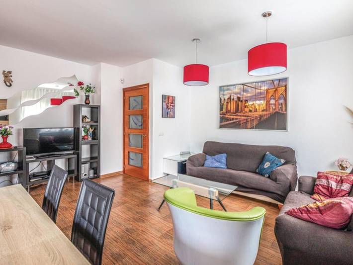 Ferienhaus für 6 Personen, mit Balkon und Pool sowie Garten - 1