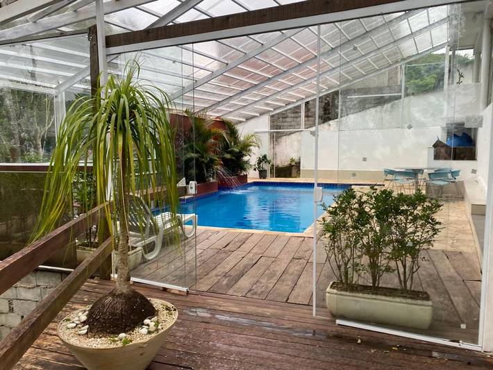 Casas e apartamentos de temporada para 12 pessoas, com piscina e terraço e ainda vista, com animais de estimação em Mairiporã