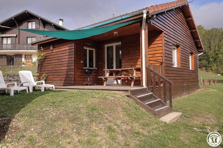 Gîte pour 5 personnes, avec terrasse et jardin, animaux acceptés
