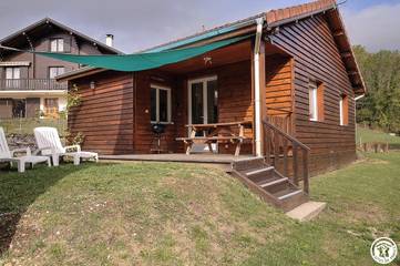 Gîte pour 5 personnes, avec terrasse et jardin, animaux acceptés à Champfromier