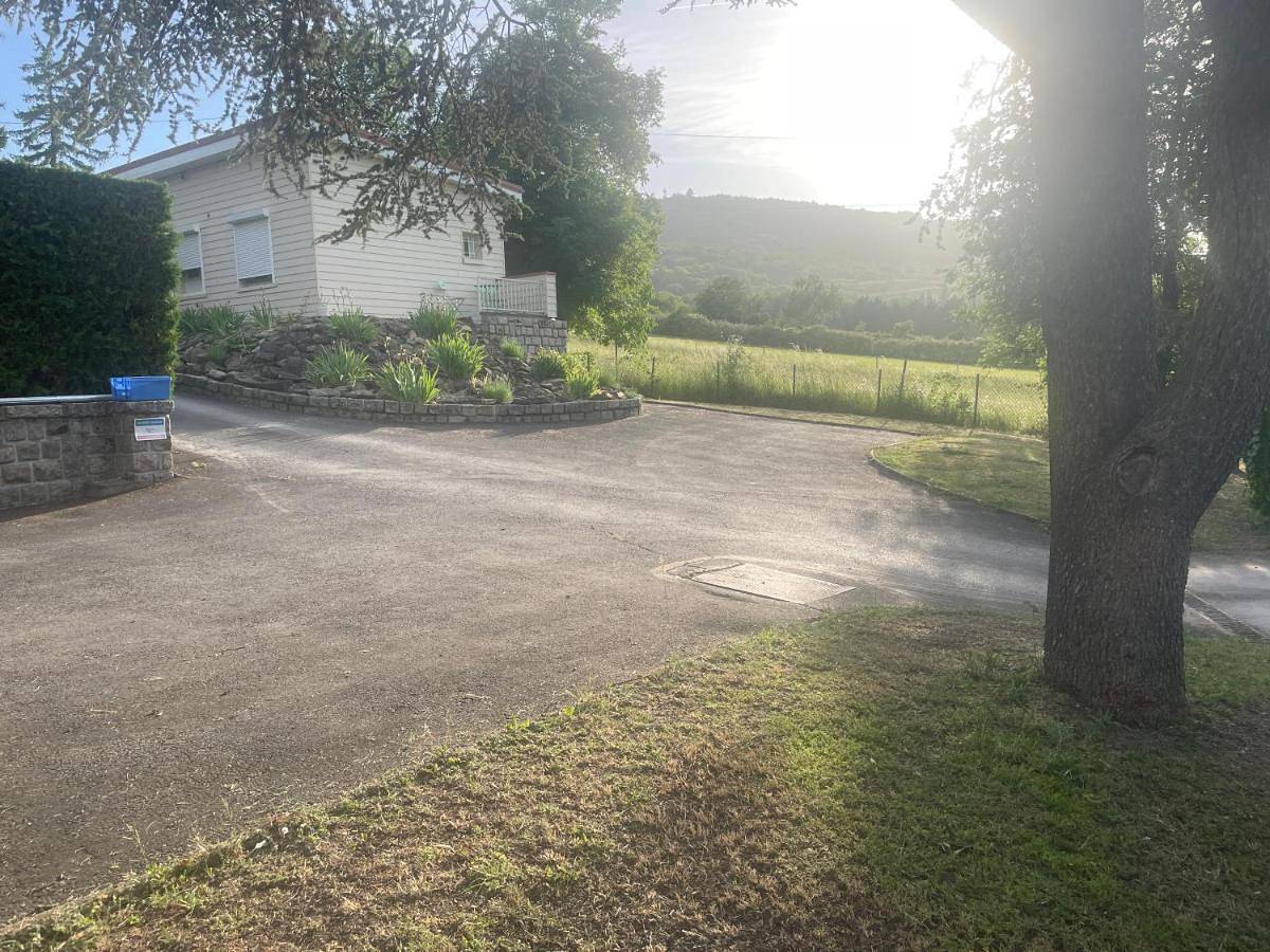 Two-Bedroom House in La Roche-Blanche, Région de Clermont-Ferrand