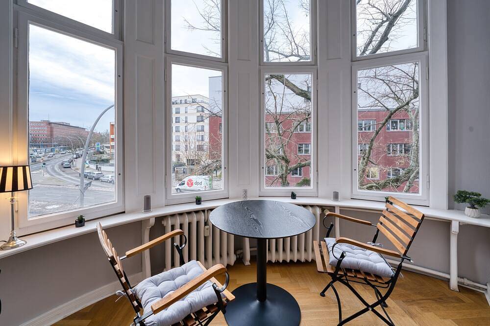 Ganze Wohnung, Family-Friendly 2Br Apartment, Bright Winter Garden, 70m to Metro, Sleeps 6 in Berlin Innenstadt, Berlin