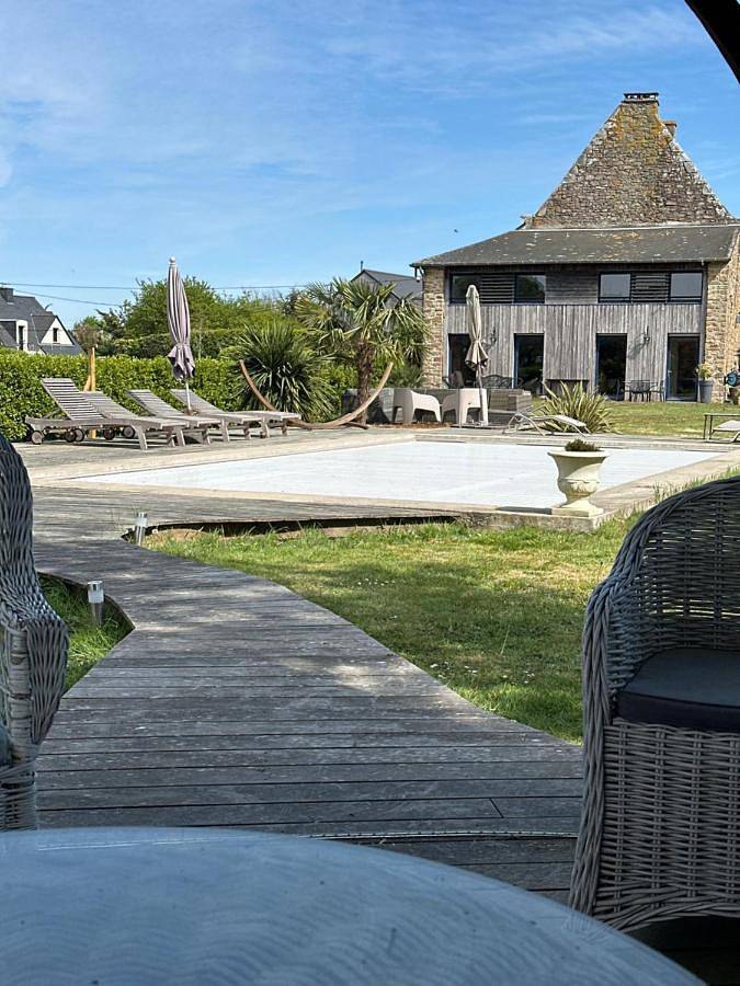 Chambre d’hôte pour 2 personnes, avec vue ainsi que jardin et piscine dans Theix-Noyalo