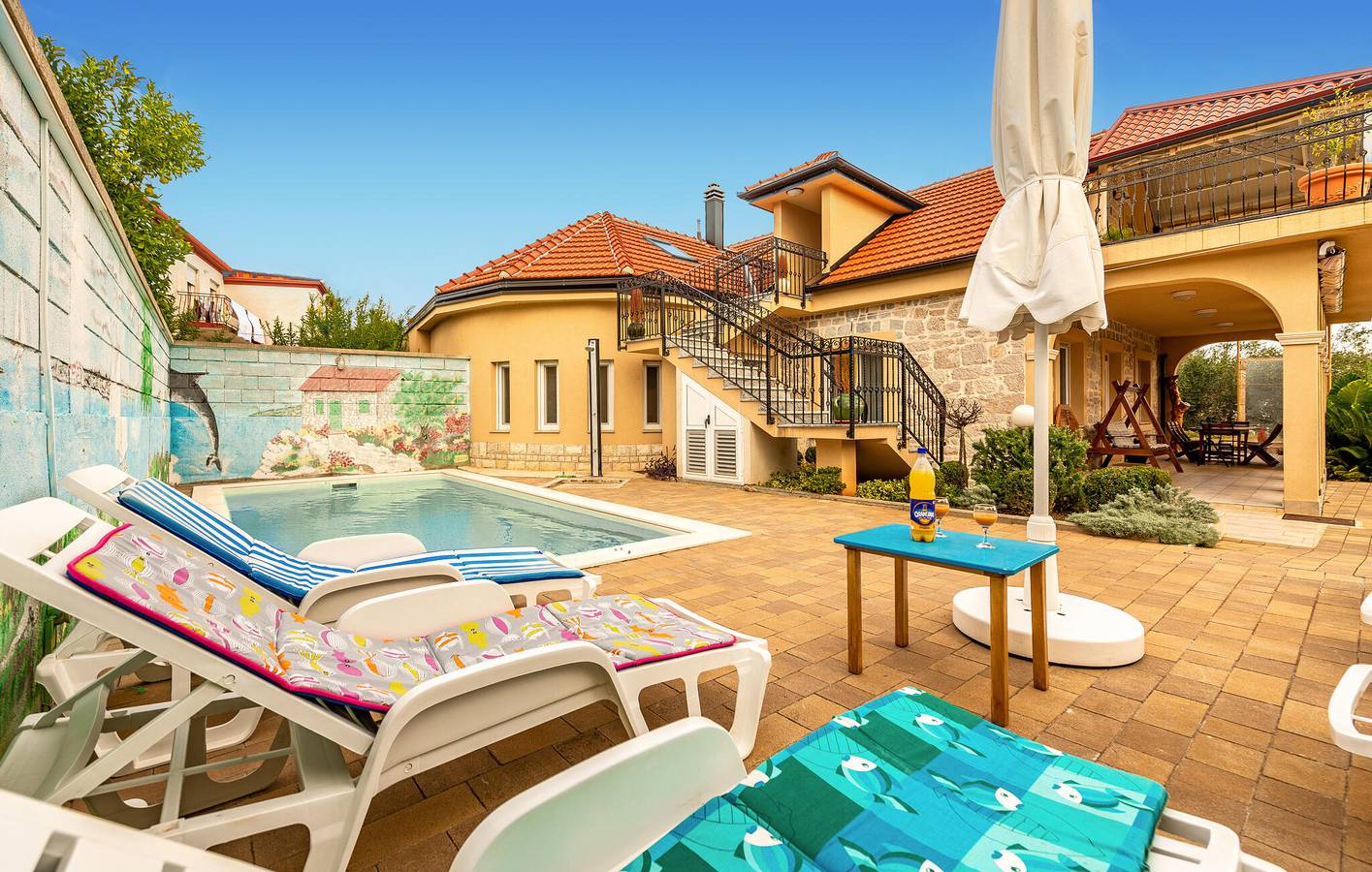 Casa vacanza per 8 persone con terrazza in Ugljan Città, Ugliano