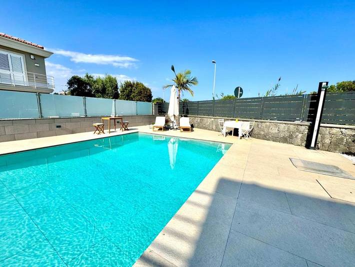Villa per 4 persone, con Terrazza e Giardino nonché Piscina a Acireale