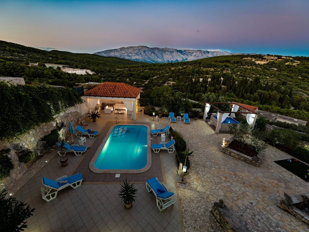 Ferienvilla "Lucian" mit Blick auf das Wasser in Selca, Povlija, Selca und Sumartin