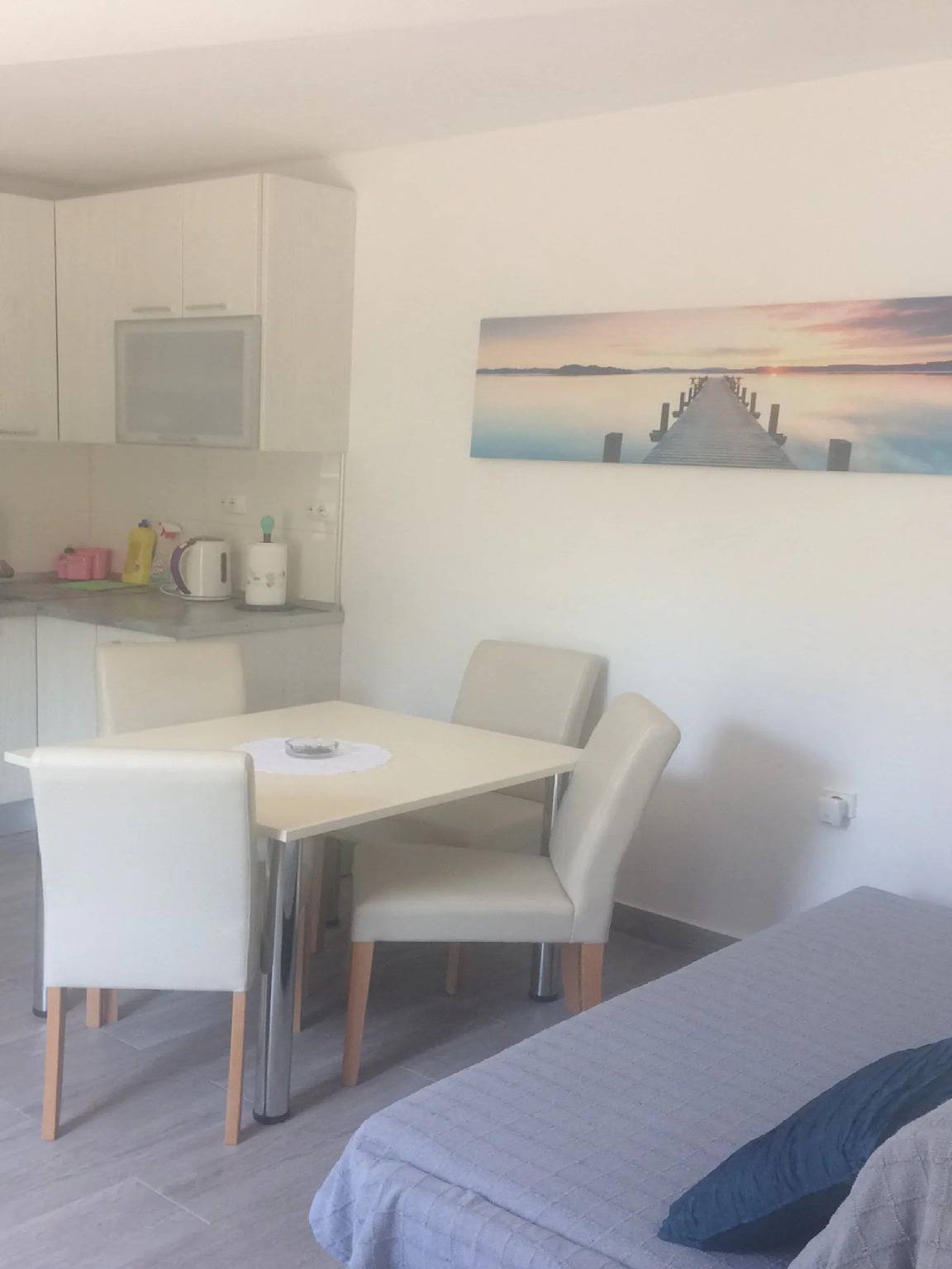 Ganze Wohnung, Ferienwohnung für 4 Personen mit Garten in Tisno, Murter