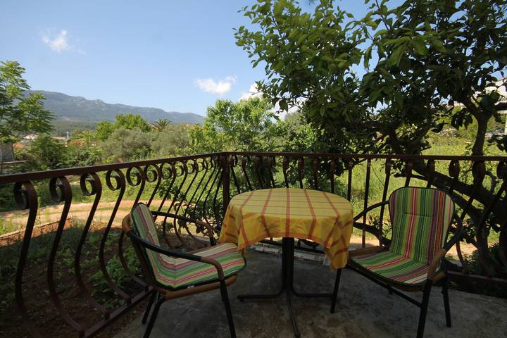 Apartament wakacyjny dla 2 osób, z balkon/ taras w Jelsa