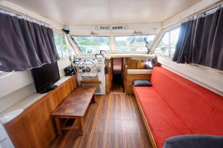 Bateau pour 3 personnes, avec balcon ainsi que vue sur le lac et vue dans Côte-d'Or - 3