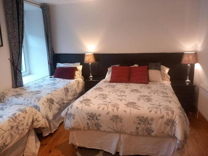 Bed & breakfast for 4 people, with Garden in Castlebar