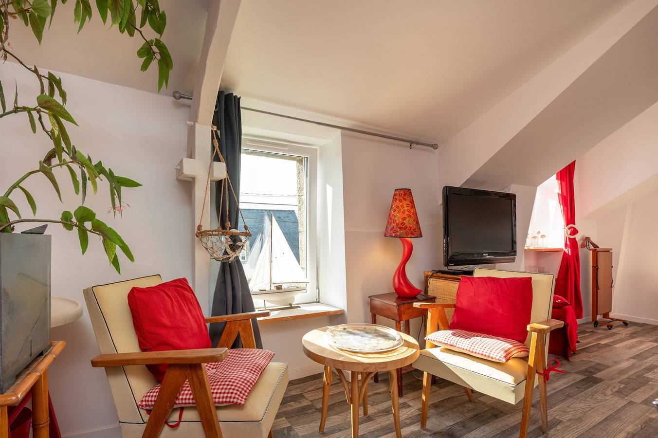 Estudio entero, Apartamento estudio 'Dans Maison Proche Gare' con terraza compartida, jardín compartido y Wi-Fi in Brech, Côte des Mégalithes